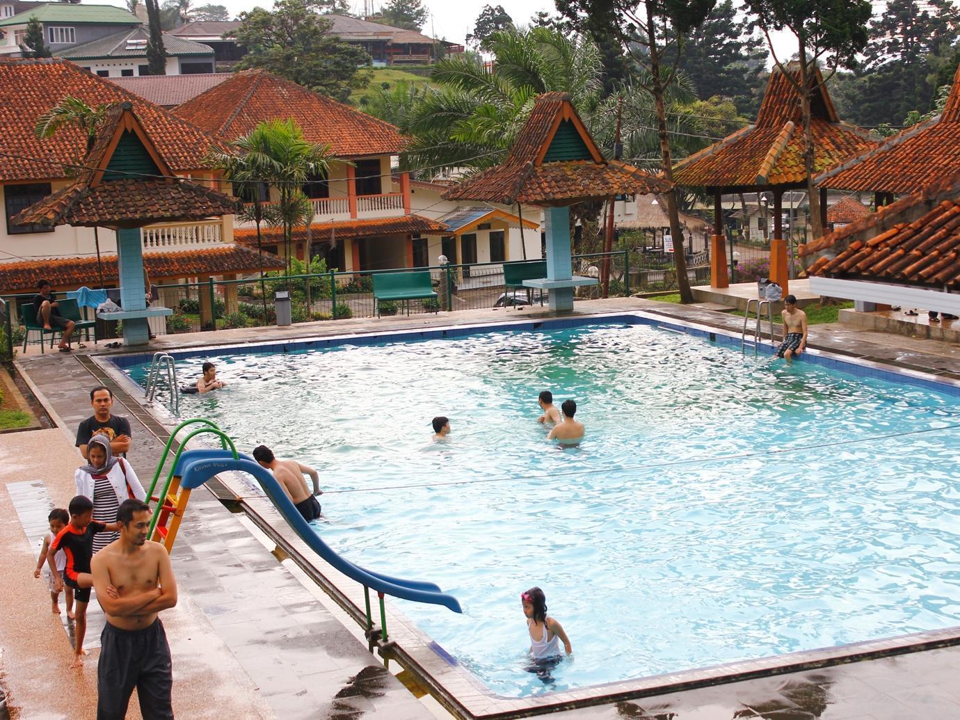 Ever Green Village Puncak Exterior photo